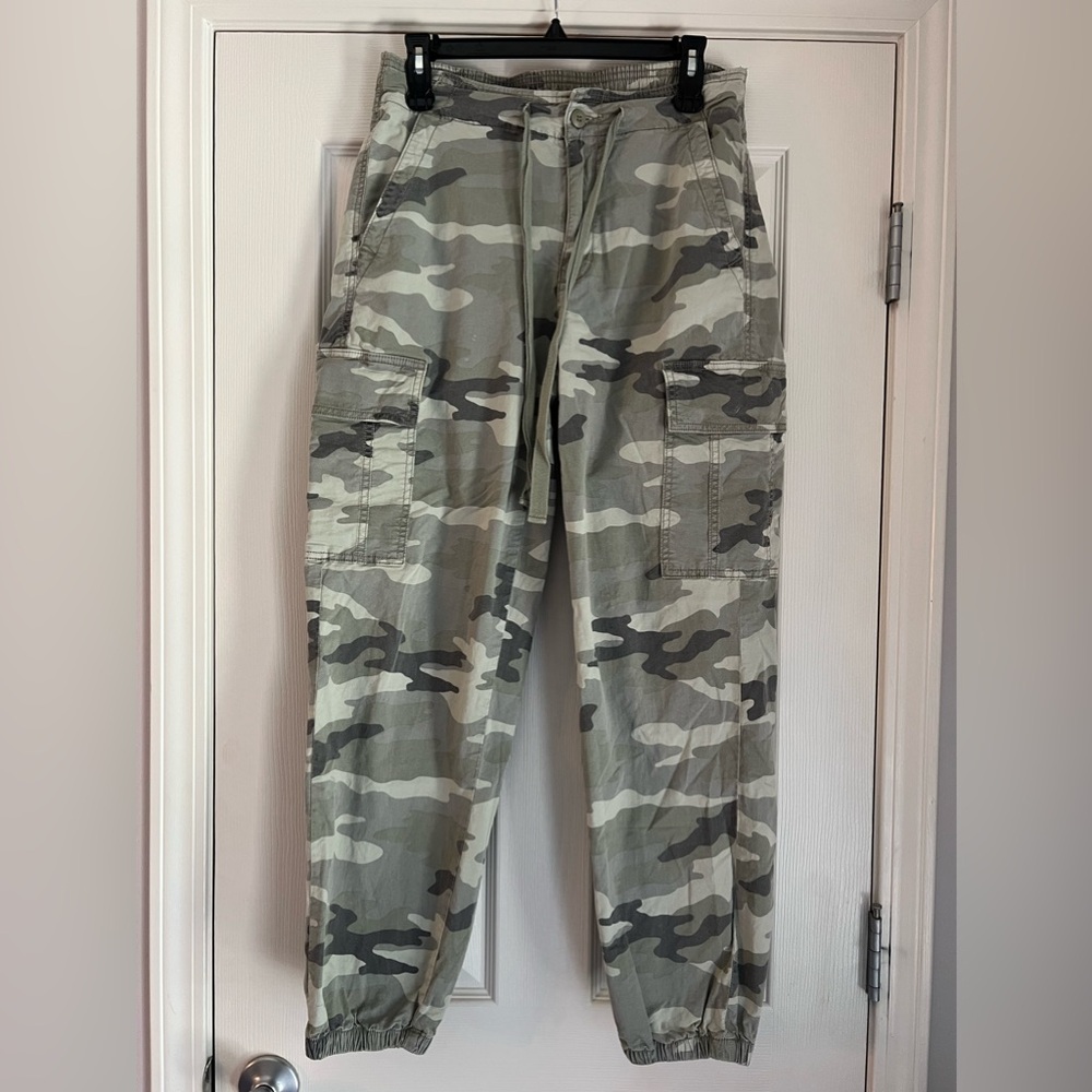 6 Regular American Eagle Camo Jogger Combat Style pants - Lightweight
